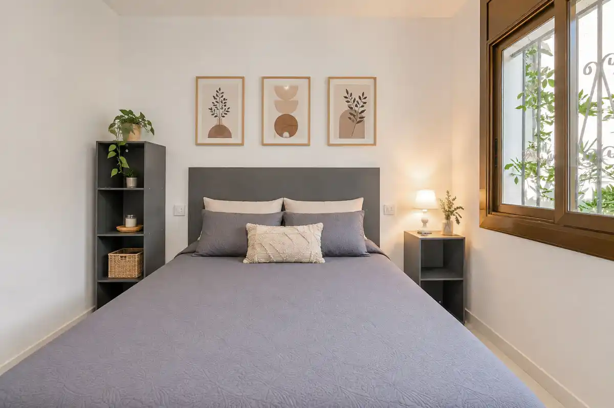 Si buscas un lugar tranquilo en Roses, rodeado de naturaleza y con todas las comodidades para disfrutarlo durante todo el año, este apartamento puede sorprenderte.