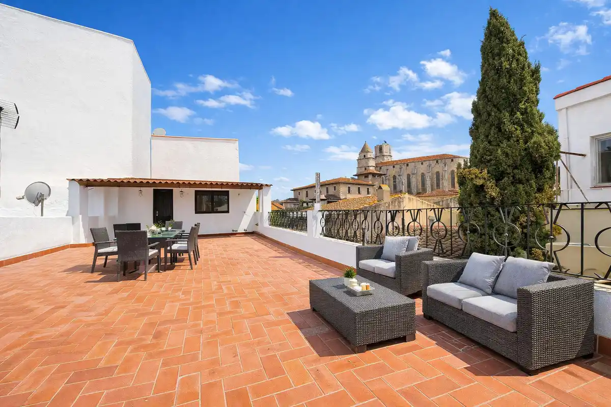Casa en venta con vistas increíbles en el centro de Torroella de Montgrí.