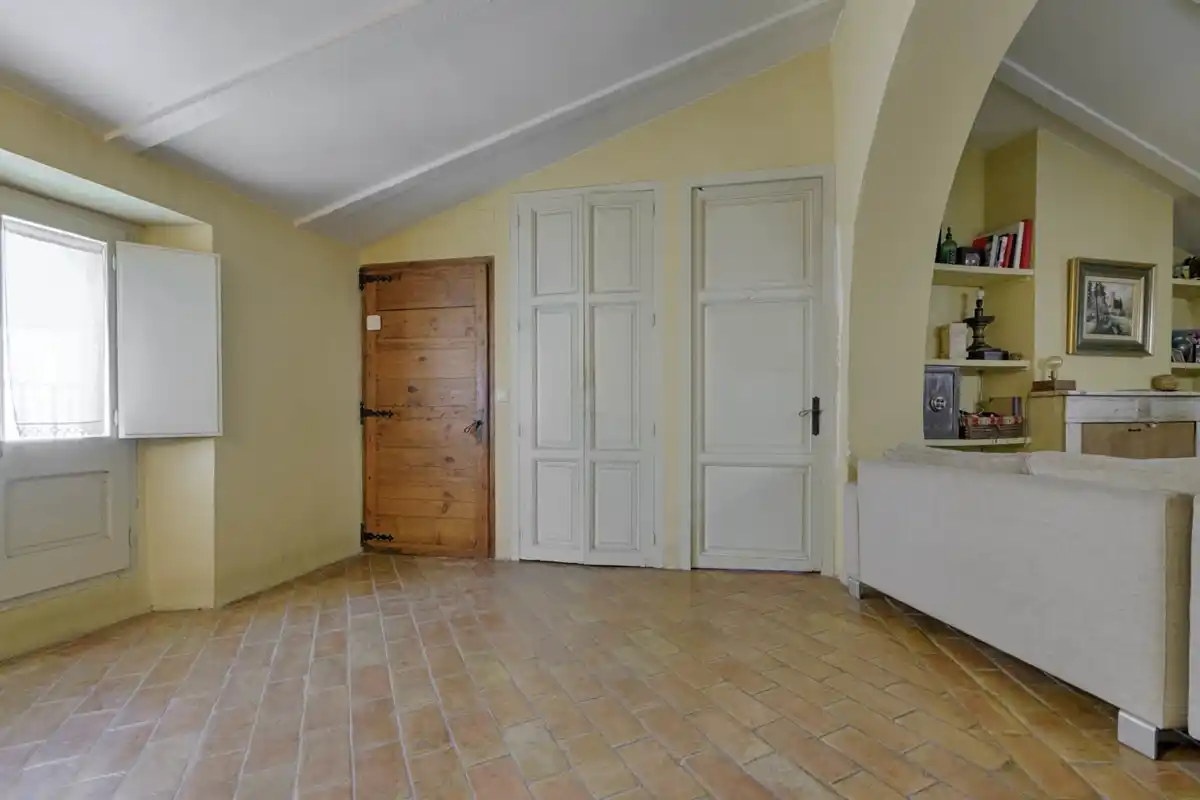 Casa rústica con voltas catalanas con mucho encanto en el centro del pueblo de Peralada.