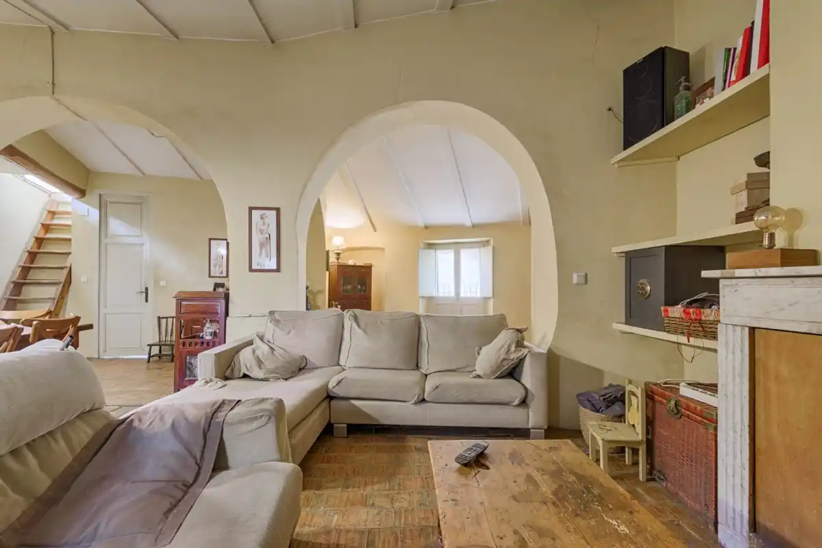 Casa rústica con voltas catalanas con mucho encanto en el centro del pueblo de Peralada.