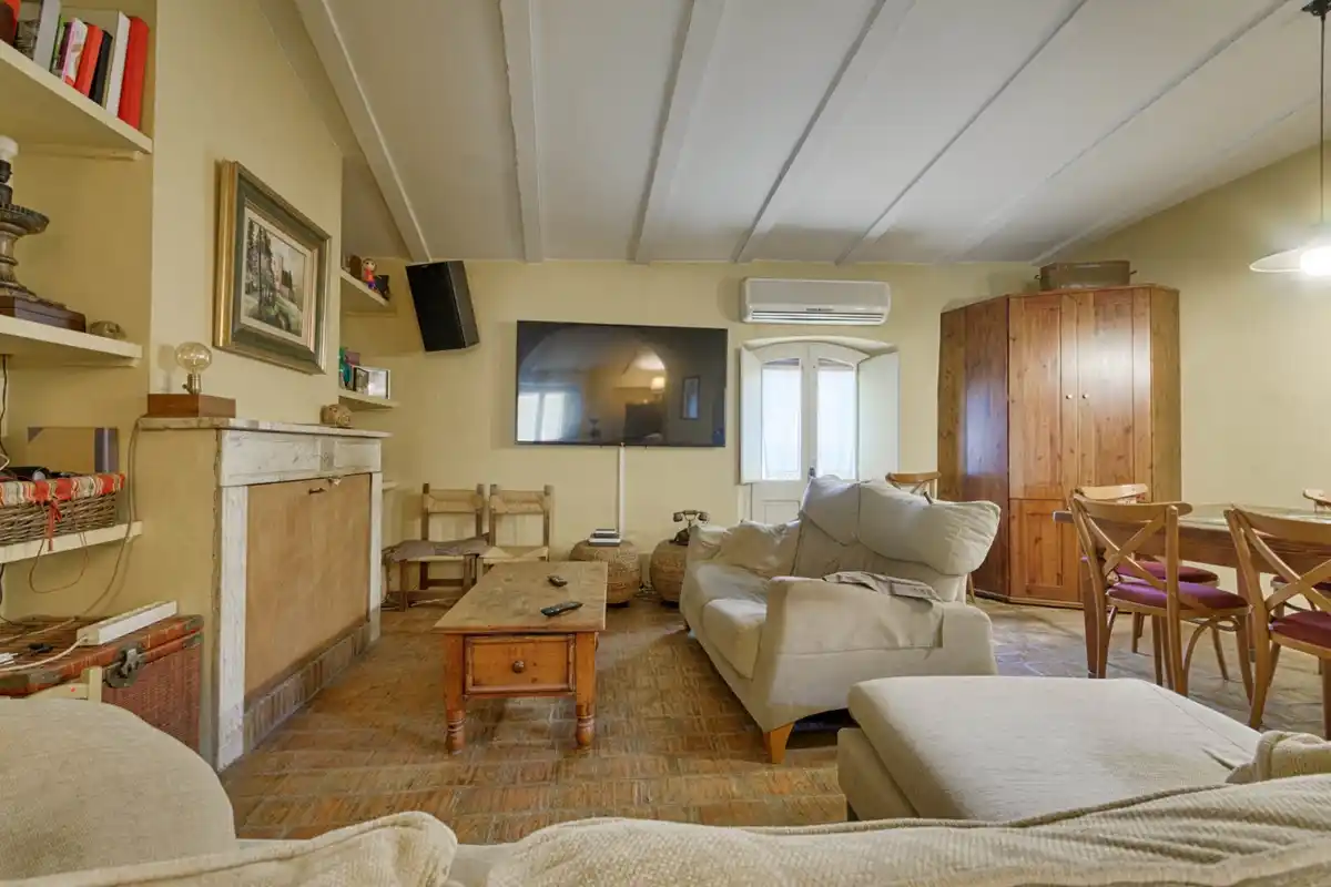 Casa rústica con voltas catalanas con mucho encanto en el centro del pueblo de Peralada.