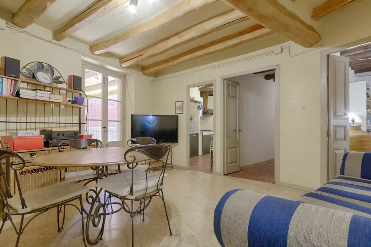 Casa rústica con voltas catalanas con mucho encanto en el centro del pueblo de Peralada.