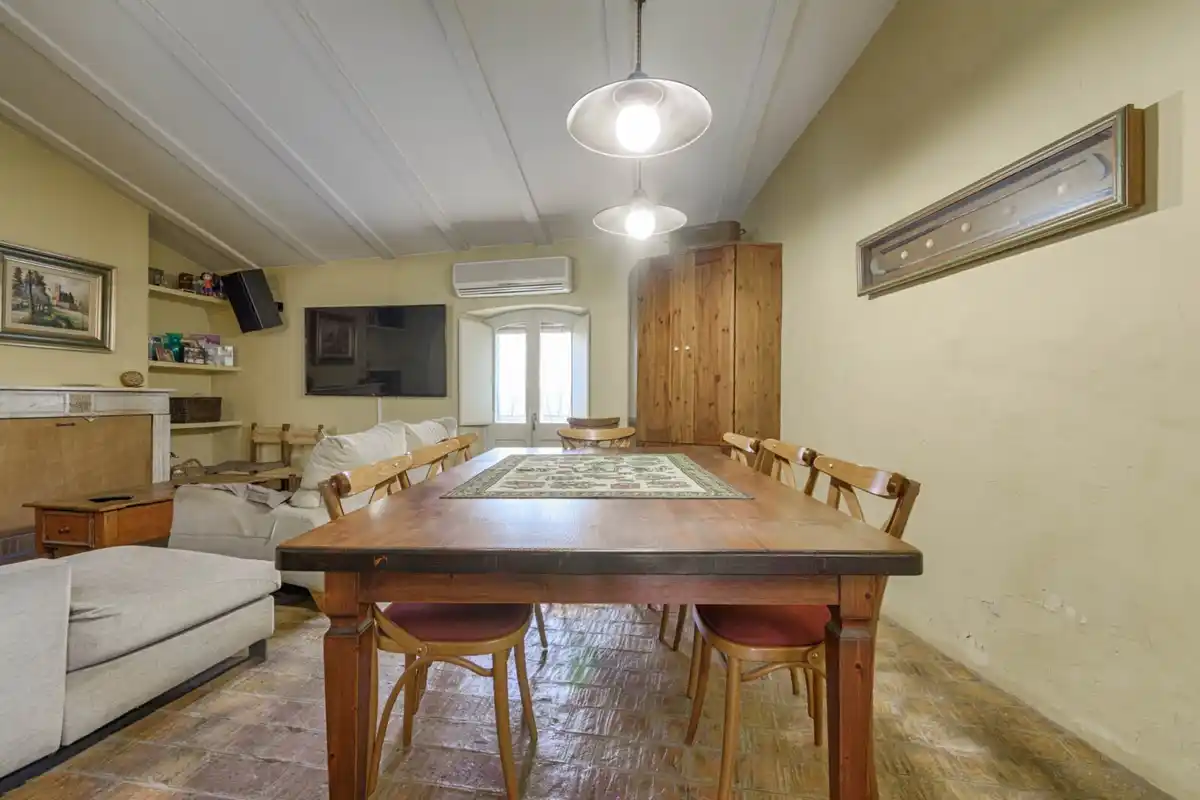 Casa rústica con voltas catalanas con mucho encanto en el centro del pueblo de Peralada.