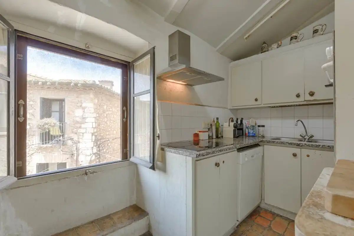 Casa rústica con voltas catalanas con mucho encanto en el centro del pueblo de Peralada.