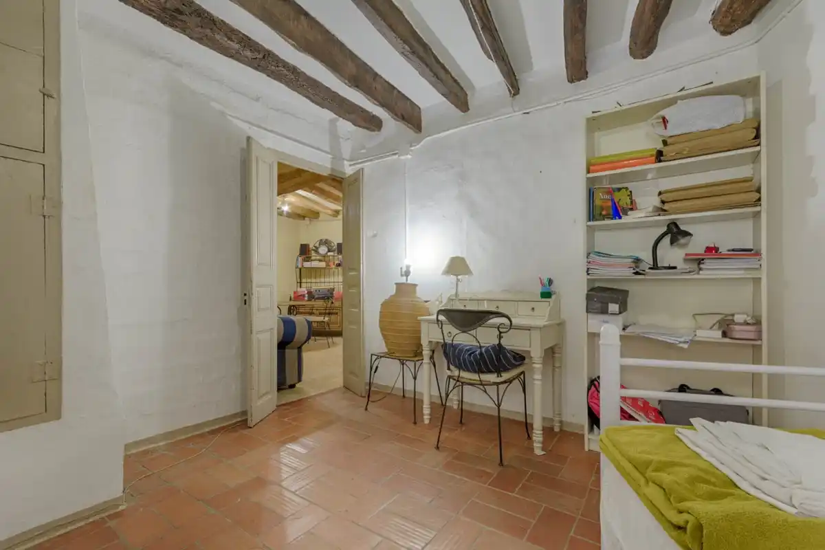 Casa rústica con voltas catalanas con mucho encanto en el centro del pueblo de Peralada.