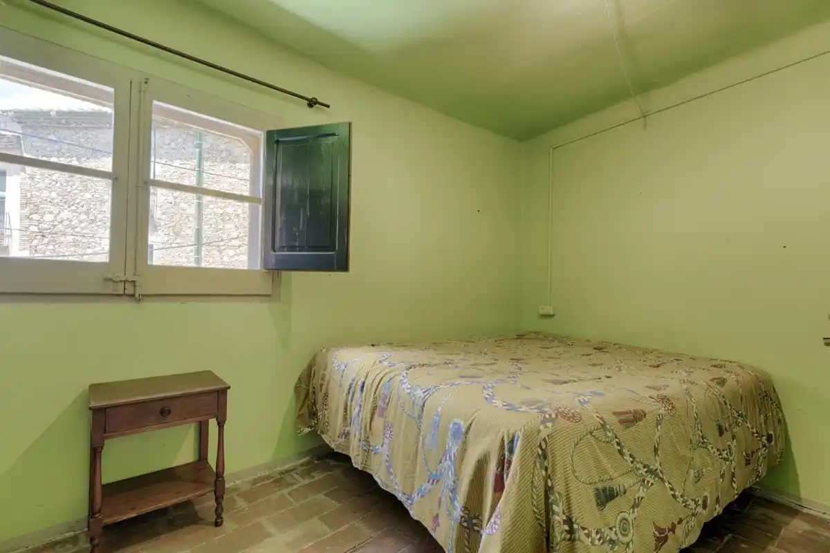 Casa rústica con voltas catalanas con mucho encanto en el centro del pueblo de Peralada.