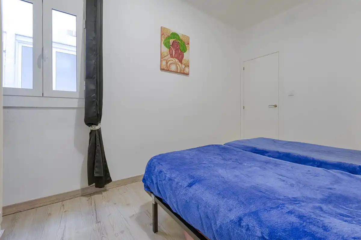 Modernidad en el Corazón de Roses: Tu Hogar a un paso del mar.