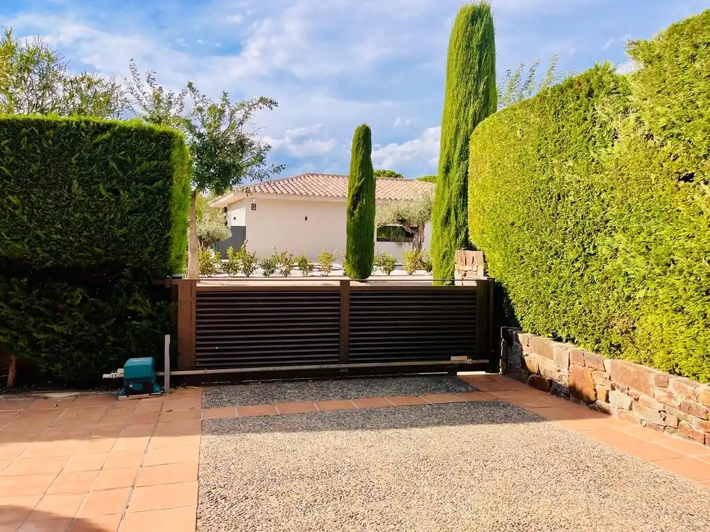 Casa en Venta en Torremirona (Navata).