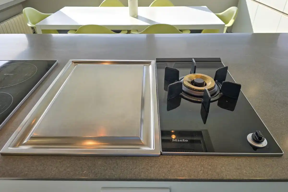 Casa de alto standing en La Jonquera: lujo entre montañas con piscina privada climatizada y vistas espectaculares.