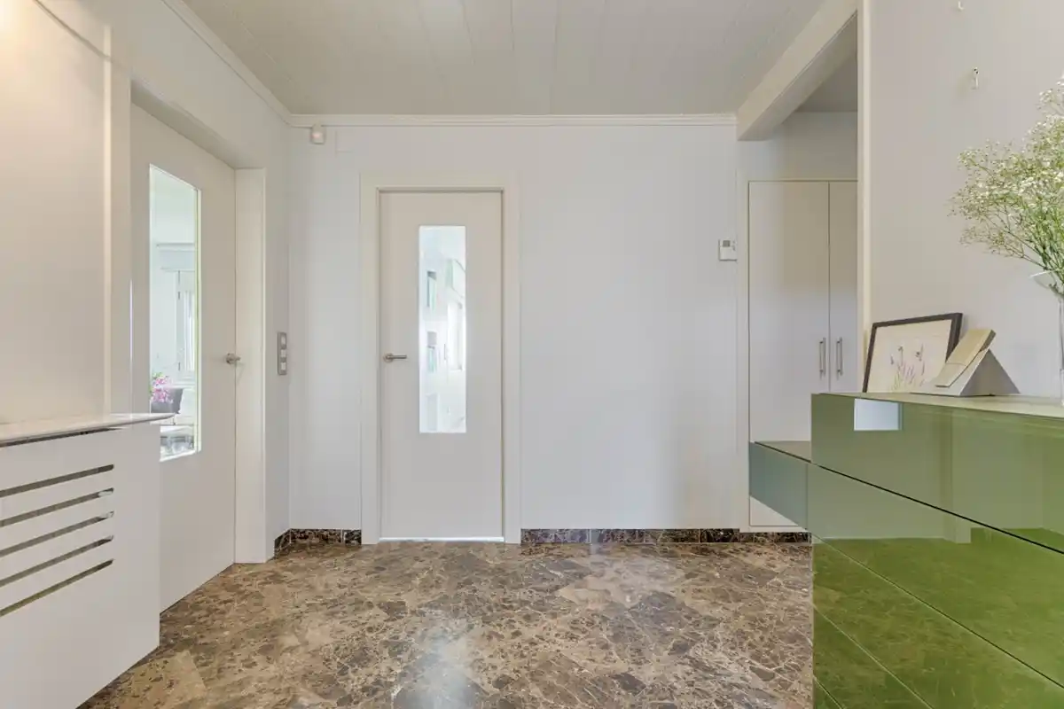 Casa de alto standing en La Jonquera: lujo entre montañas con piscina privada climatizada y vistas espectaculares.