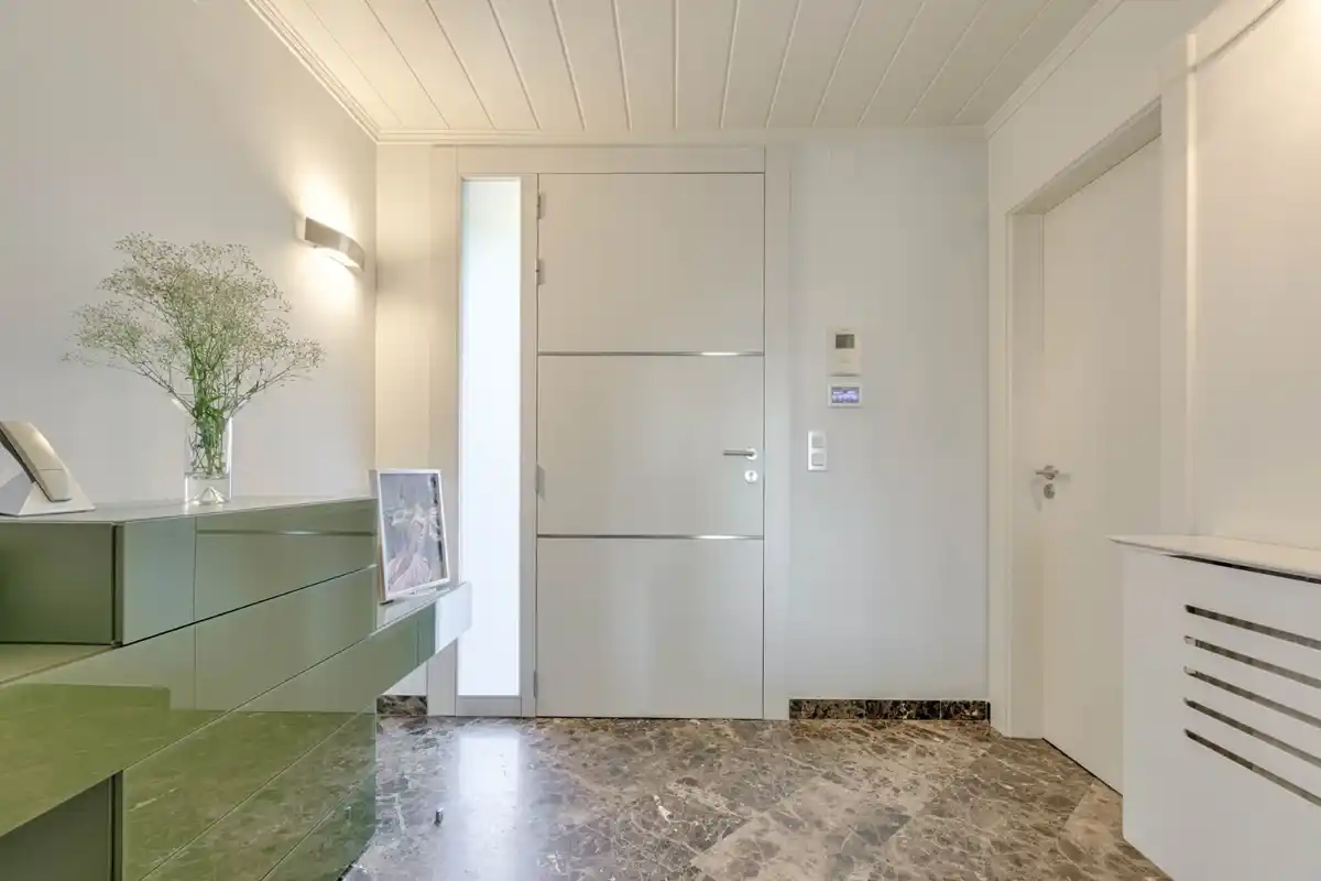 Casa de alto standing en La Jonquera: lujo entre montañas con piscina privada climatizada y vistas espectaculares.