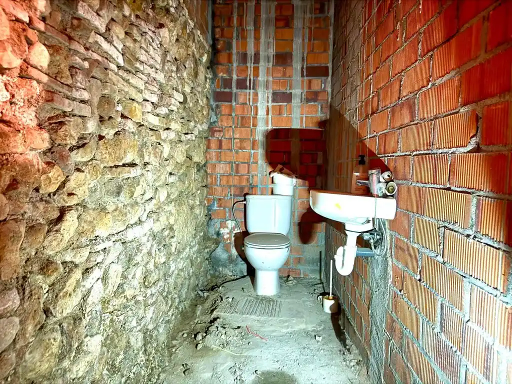 Casa adosada a reformar en Figueres con proyecto (C/Calçada de Tapis nº7).