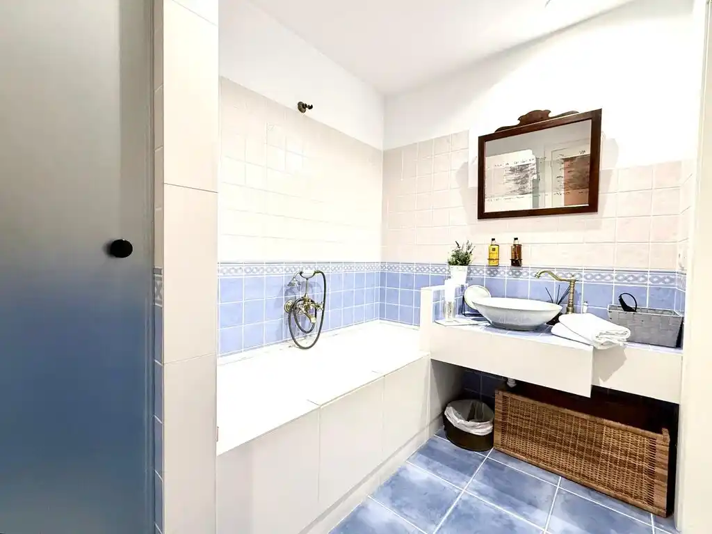 Hotel en venta en Terrades (Alt Empordà).