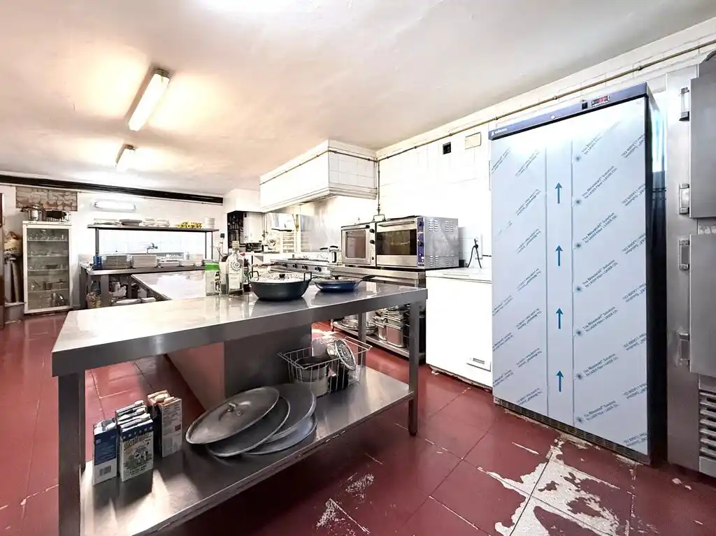Hotel en venta en Terrades (Alt Empordà).