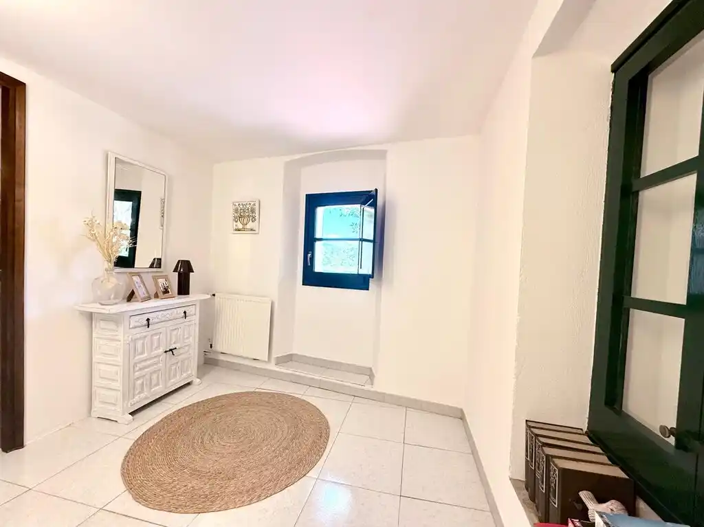Hotel en venta en Terrades (Alt Empordà).