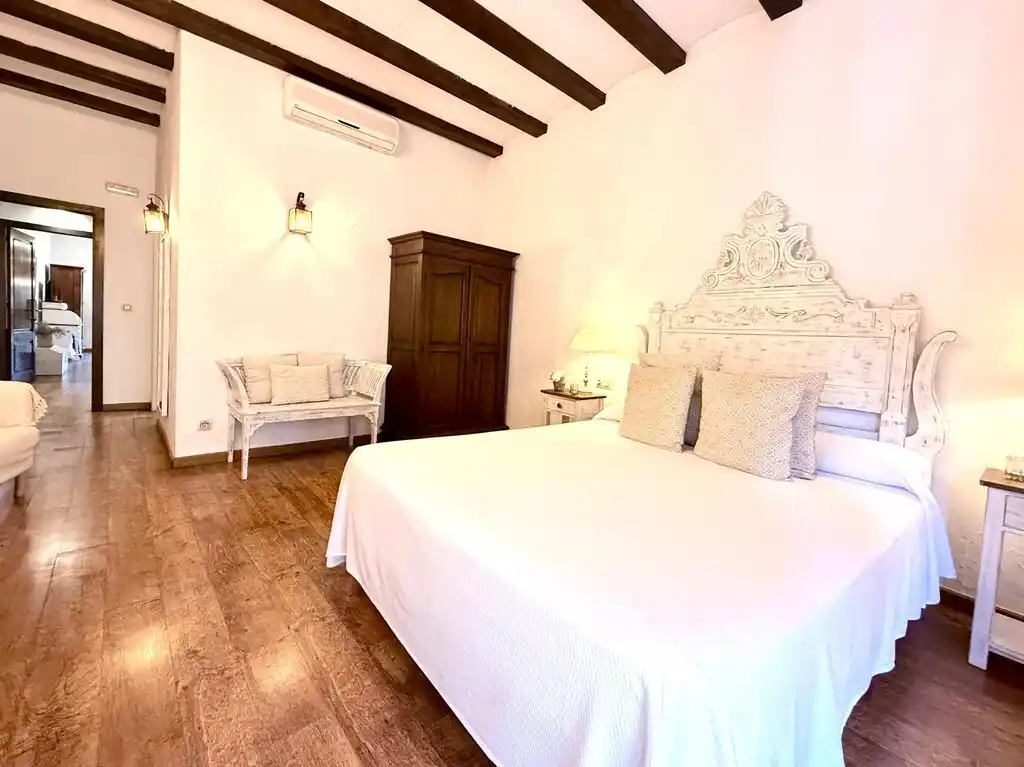 Hotel en venta en Terrades (Alt Empordà).