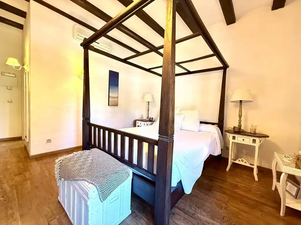 Hotel en venta en Terrades (Alt Empordà).