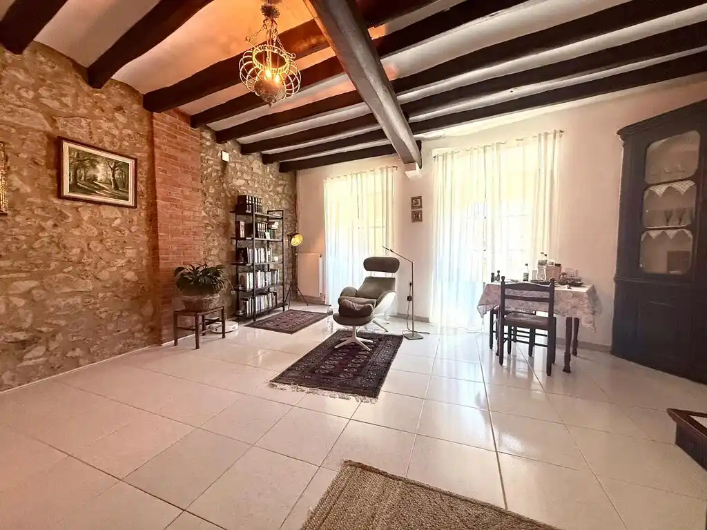 Hotel en venta en Terrades (Alt Empordà).