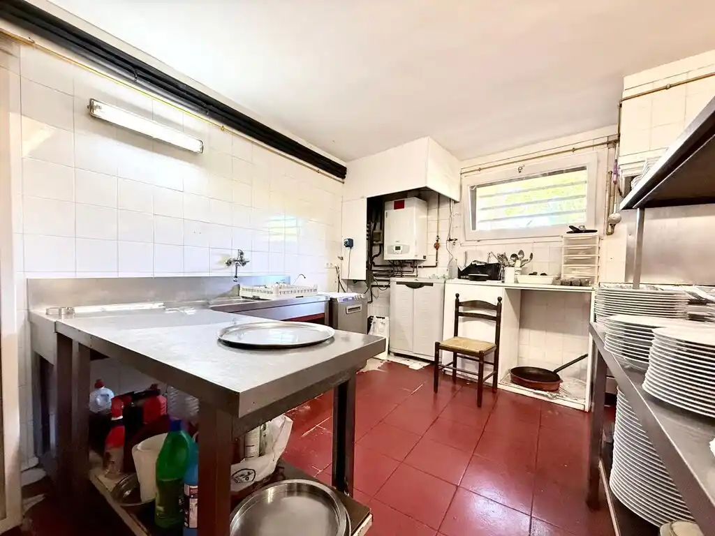 Hotel en venta en Terrades (Alt Empordà).