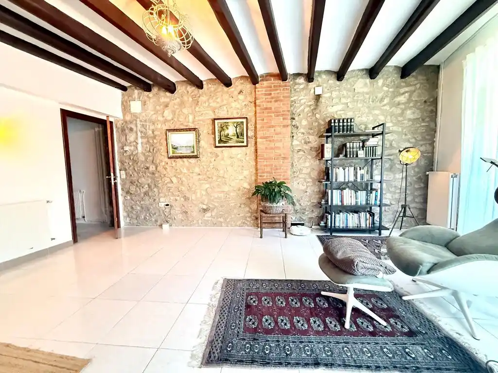 Hotel en venta en Terrades (Alt Empordà).