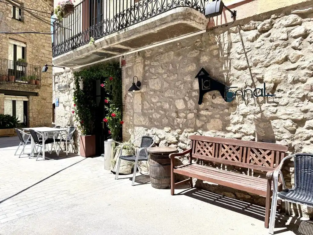 Hotel en venta en Terrades (Alt Empordà).