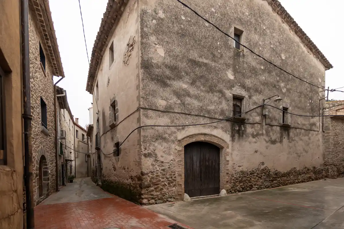 Una casa rústica con historia en el centro de Boadella