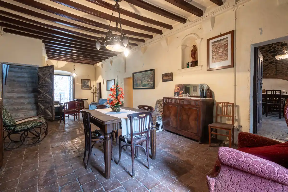 Una casa rústica con historia en el centro de Boadella