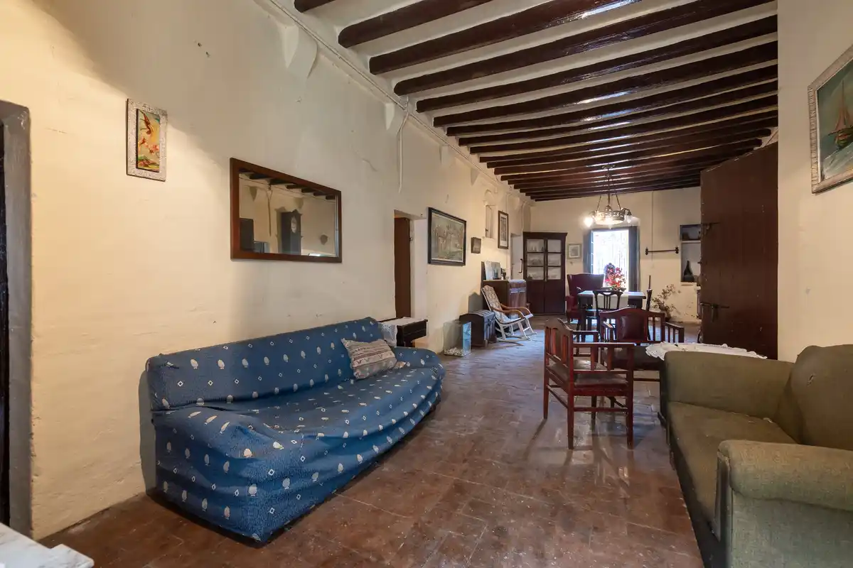 Una casa rústica con historia en el centro de Boadella