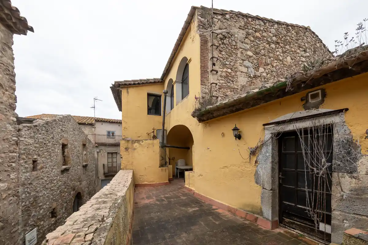 Una casa rústica con historia en el centro de Boadella