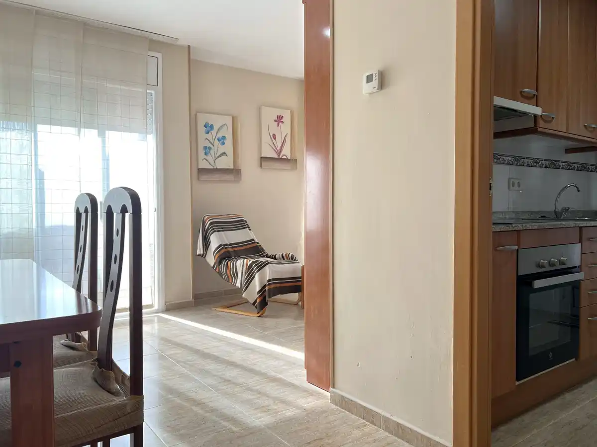 Acogedor apartamento en planta baja con gran terraza en Sant Pere Pescador, Alt Empordà.