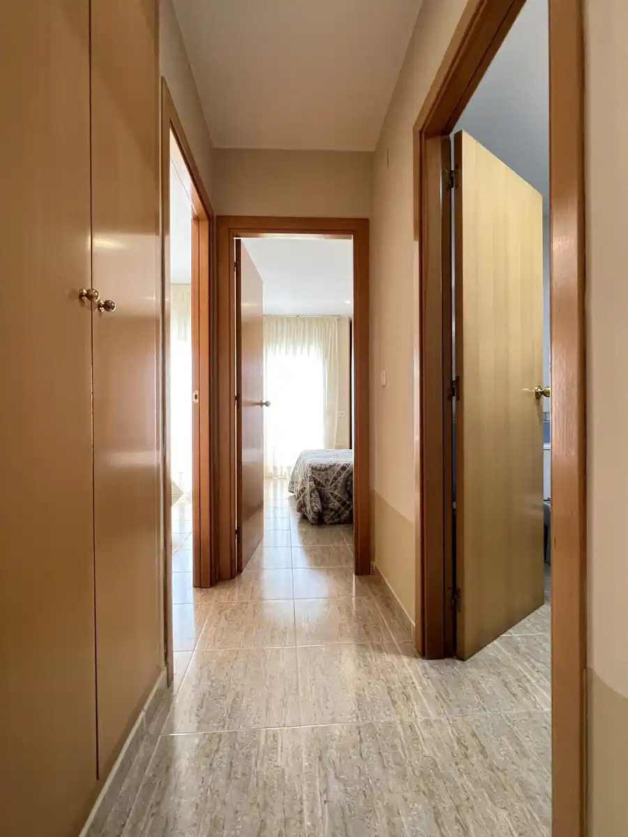 Acogedor apartamento en planta baja con gran terraza en Sant Pere Pescador, Alt Empordà.