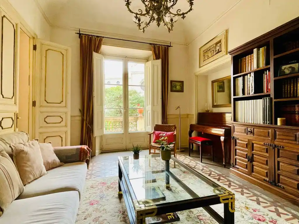 Piso con jardín en Venta (C/Peralada).