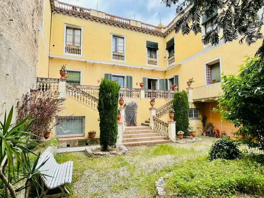 Piso con jardín en Venta (C/Peralada).
