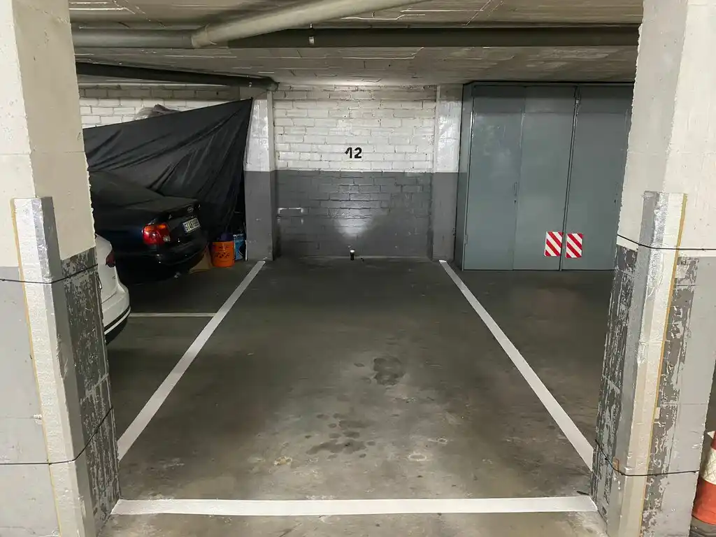 Se vende plaza de parking en el centro de Figueres