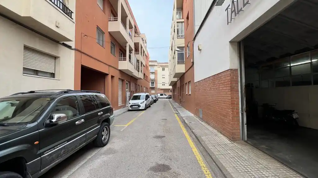Se vende plaza de parking en el centro de Figueres