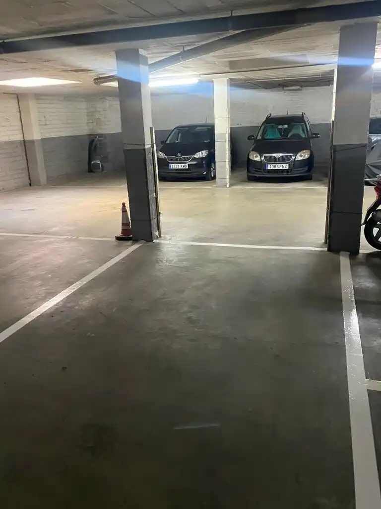 Se vende plaza de parking en el centro de Figueres