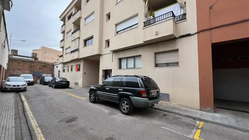 Se vende plaza de parking en el centro de Figueres