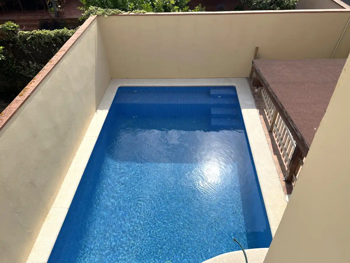 Casa adosada con piscina privada en Sant Pere Pescador, Alt Empordà.