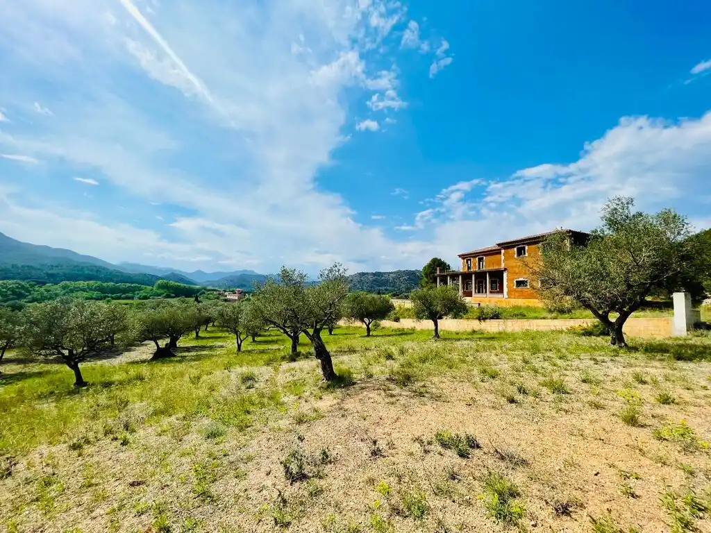 Masia para restaurar (Boadella)