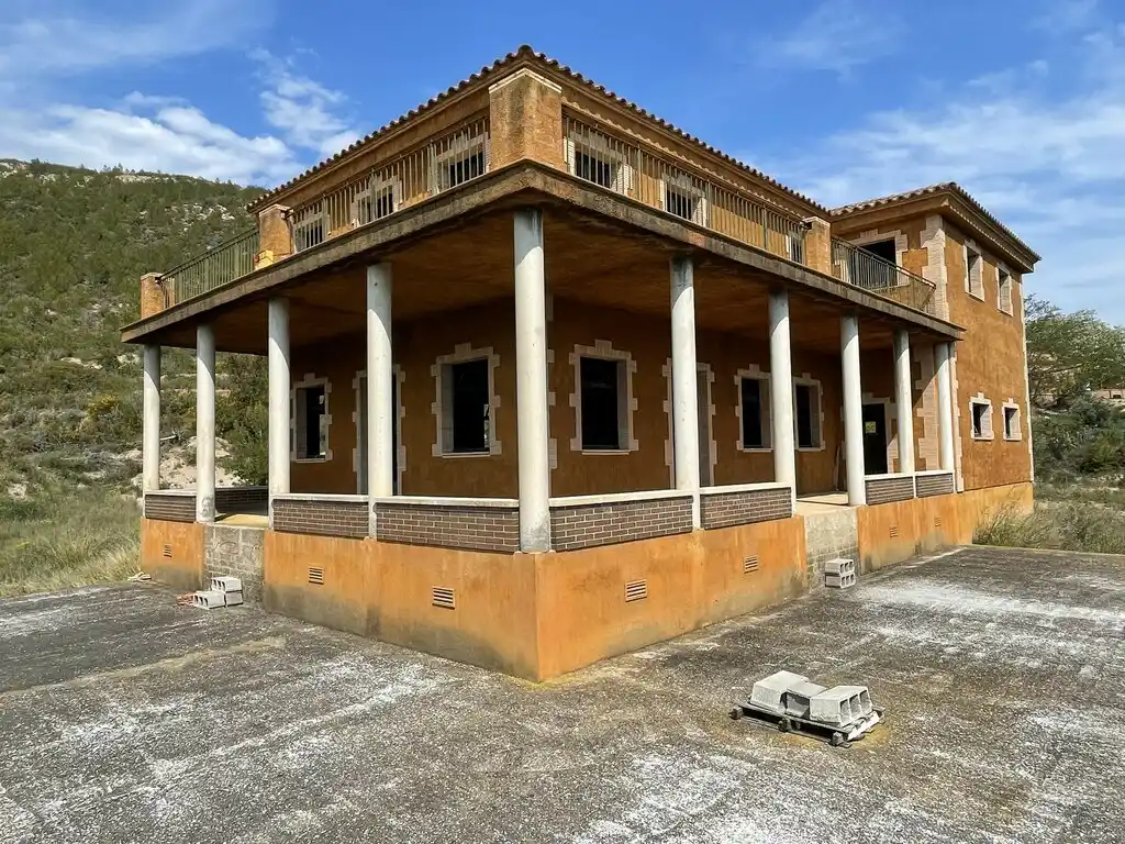 Masia para restaurar (Boadella)