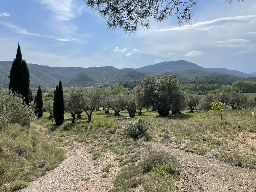 Masia para restaurar (Boadella)