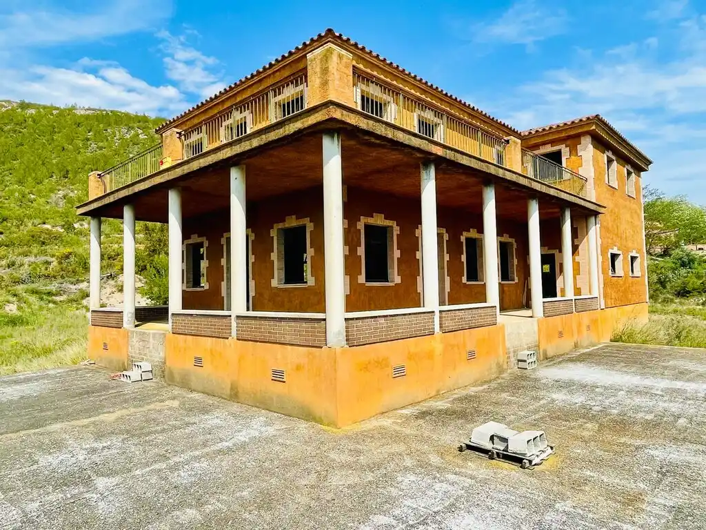 Masia para restaurar (Boadella)