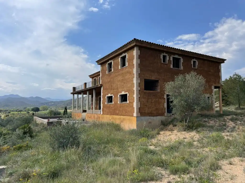 Masia para restaurar (Boadella)