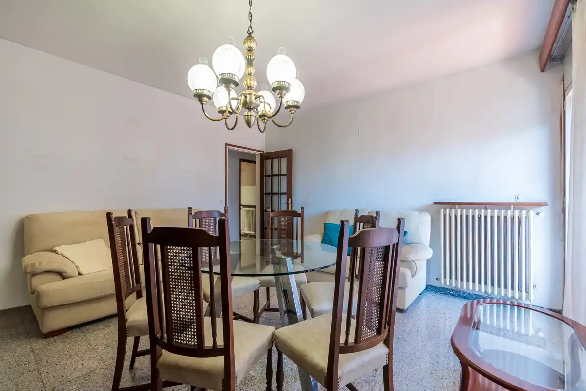 Amplio piso en venta en Figueres – Zona Creu de la Mà, ideal para familias.