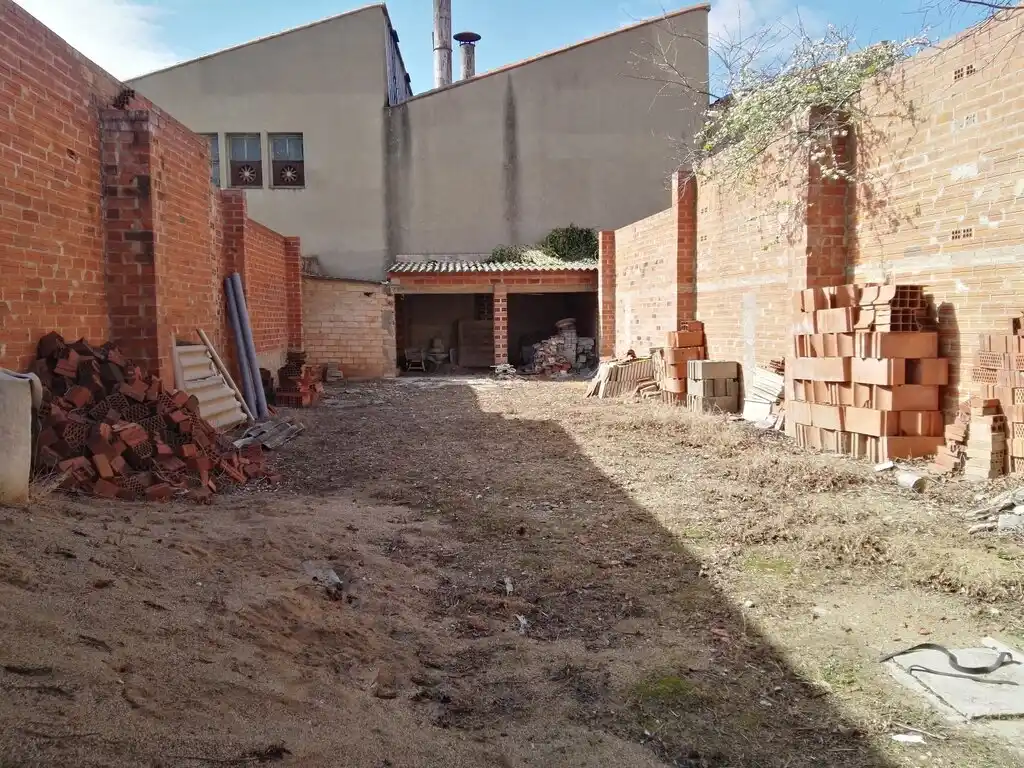 CASA EN CONSTRUCCIÓN EN VENTA (ZONA RALLY SUD)