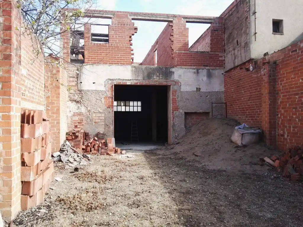 CASA EN CONSTRUCCIÓN EN VENTA (ZONA RALLY SUD)