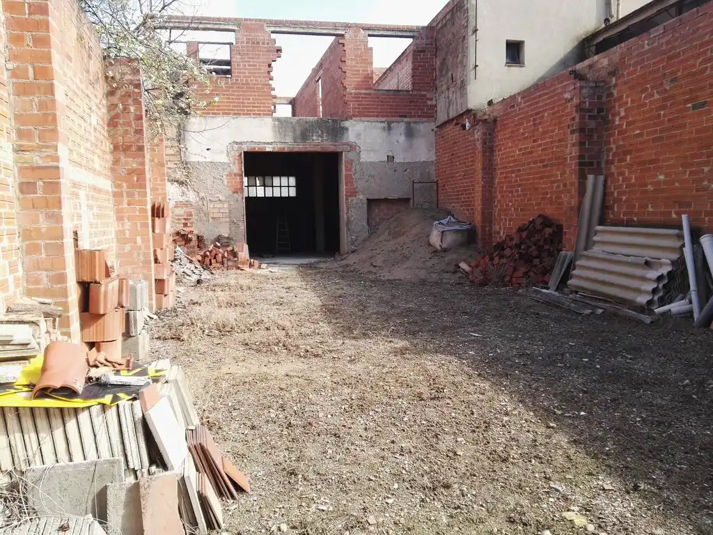 CASA EN CONSTRUCCIÓN EN VENTA (ZONA RALLY SUD)