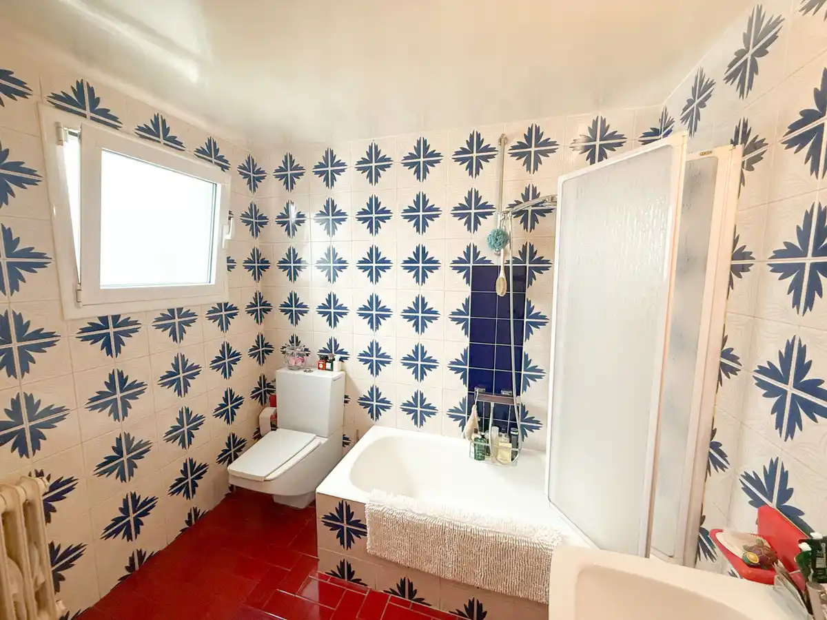 Piso con amplio parking en venta en Figueres