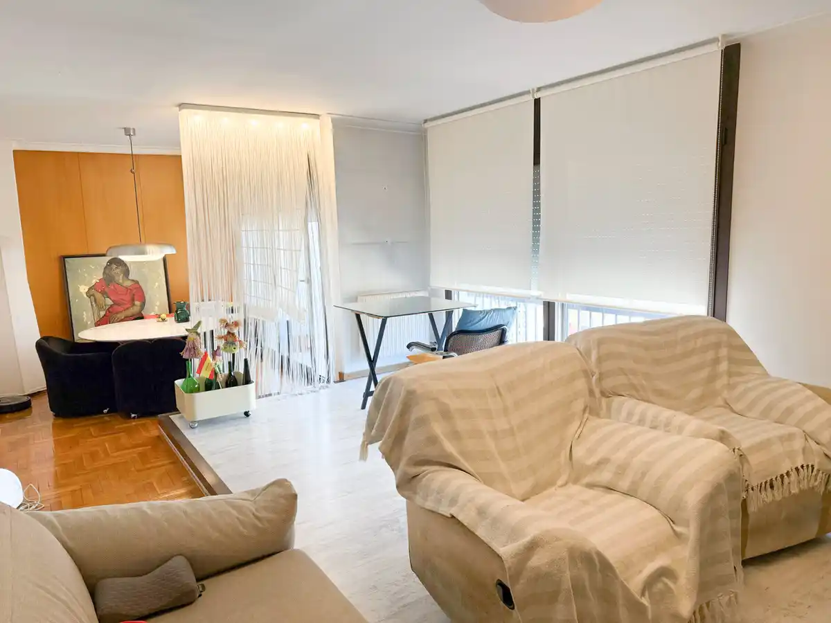 Piso con amplio parking en venta en Figueres