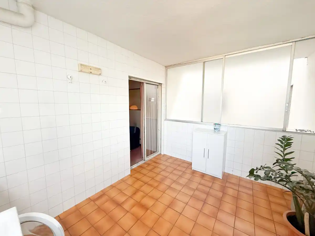 Piso con amplio parking en venta en Figueres